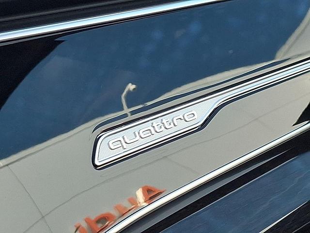 Photo of 2025 Samurai Gray Metallic Audi Q7