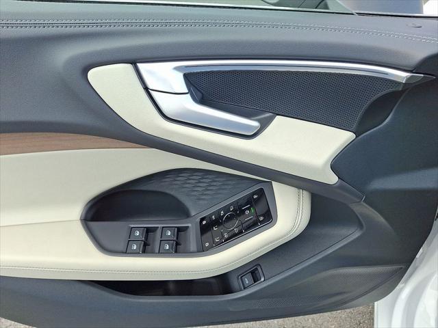 Photo of 2025 Arkona White Audi A5