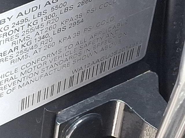 Photo of 2025 Tambora Gray Metallic Audi Q5
