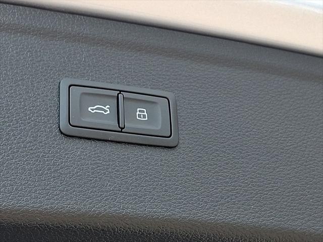 Photo of 2025 Florett Silver Metallic Audi Q5