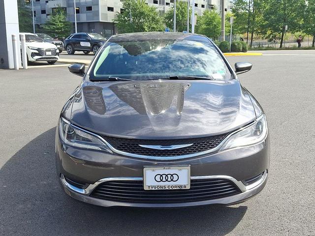 Photo of 2016 Granite Crystal Metallic Clearcoat Chrysler 200