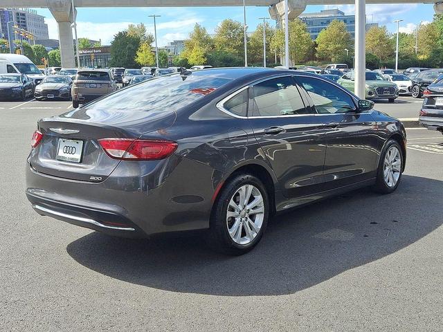 Photo of 2016 Granite Crystal Metallic Clearcoat Chrysler 200