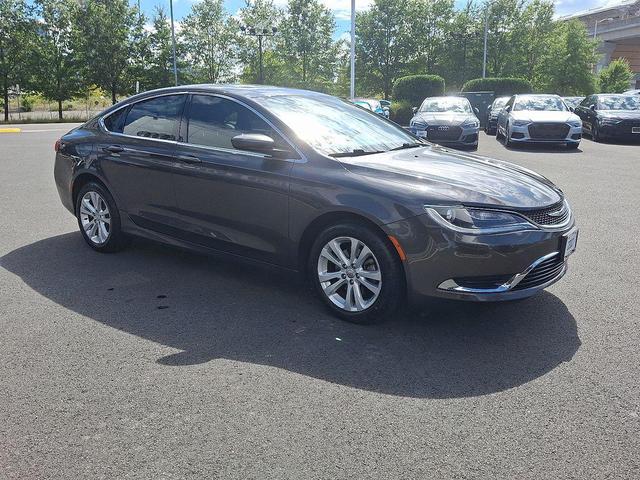 Photo of 2016 Granite Crystal Metallic Clearcoat Chrysler 200