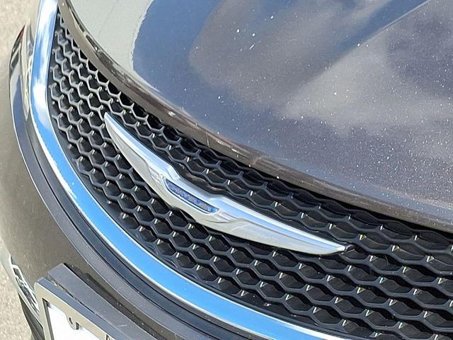 Photo of 2016 Granite Crystal Metallic Clearcoat Chrysler 200