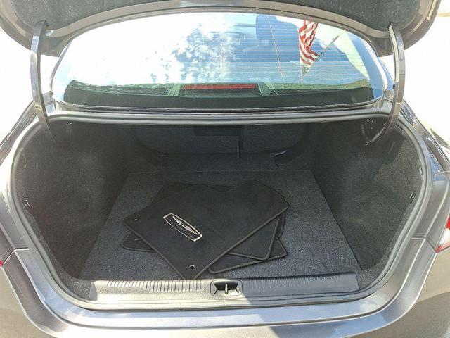 Photo of 2016 Granite Crystal Metallic Clearcoat Chrysler 200