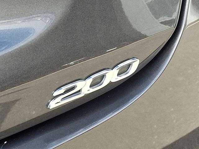 Photo of 2016 Granite Crystal Metallic Clearcoat Chrysler 200