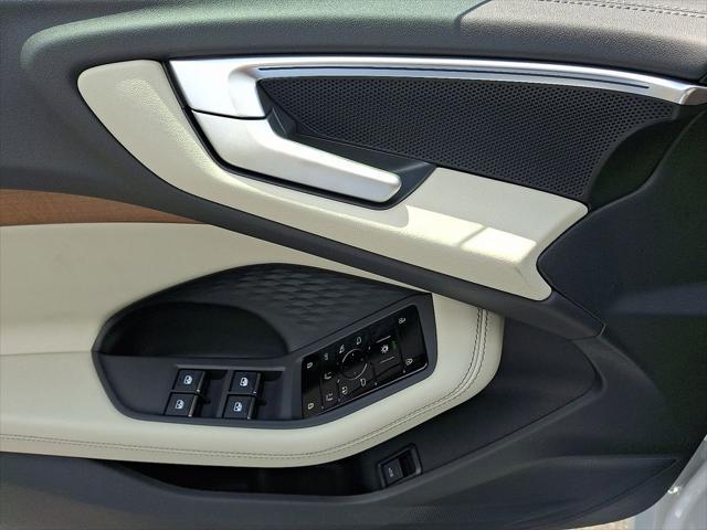 Photo of 2025 Glacier White Metallic Audi A5