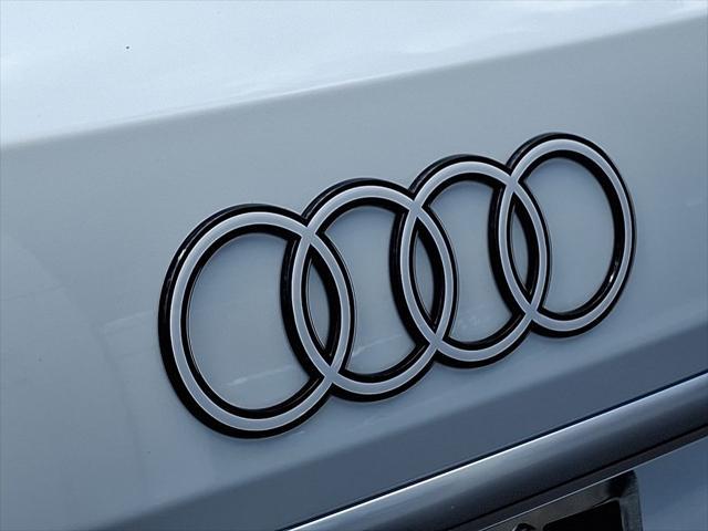 Photo of 2025 Carrara White Audi Q7