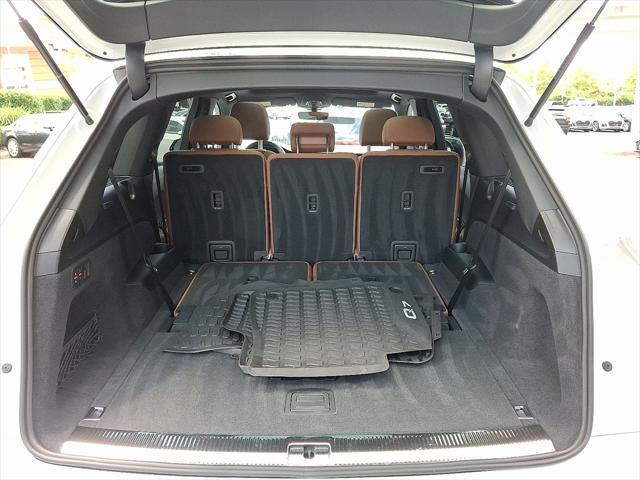 Photo of 2025 Carrara White Audi Q7