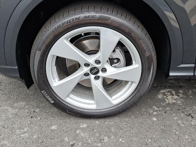 Photo of 2025 Tambora Gray Metallic Audi Q5