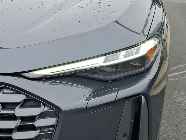 Photo of 2025 Tambora Gray Metallic Audi Q5