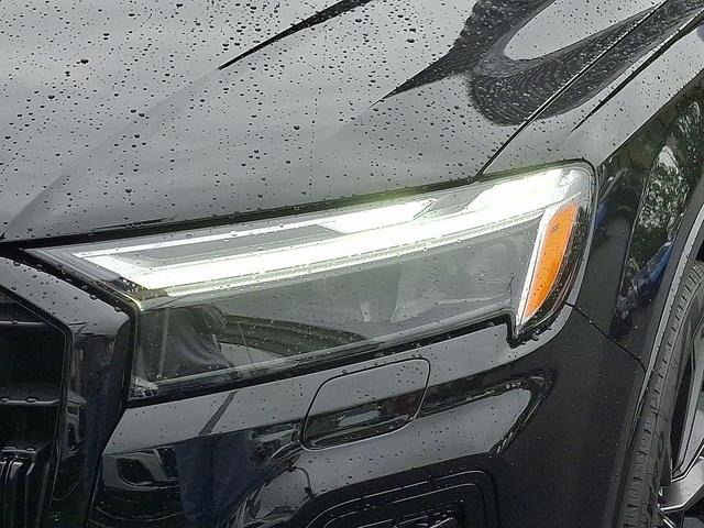 Photo of 2026 Mythos Black Metallic Audi Q7