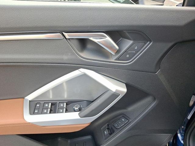 Photo of 2025 Navarra Blue Metallic Audi Q3