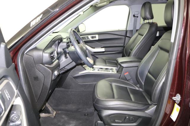 Photo of 2022 Jewel Red Metallic Tinted Clearcoat Ford Explorer
