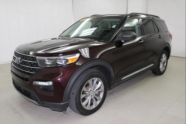 Photo of 2022 Jewel Red Metallic Tinted Clearcoat Ford Explorer