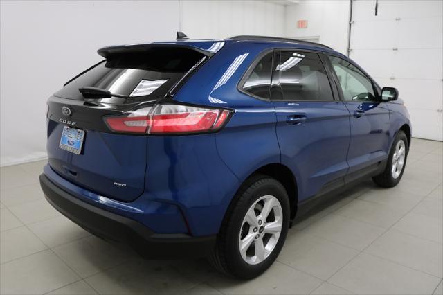 Photo of 2024 ATLAS BLUE Ford Edge