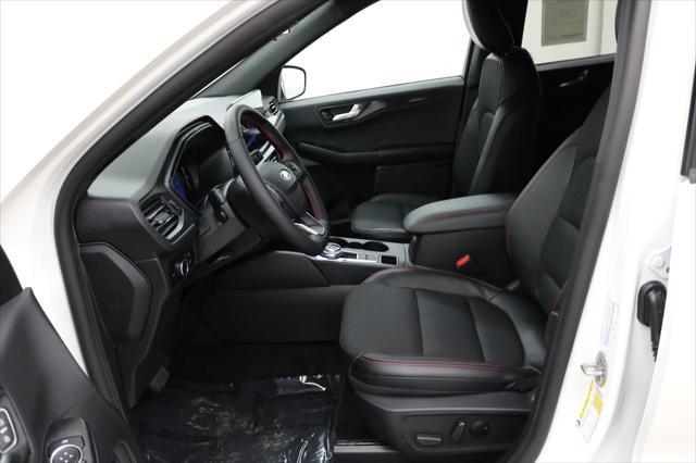 Photo of 2025 Space Silver Metallic [Silver] Ford Escape