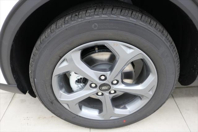 Photo of 2025 Space Silver Metallic [Silver] Ford Escape