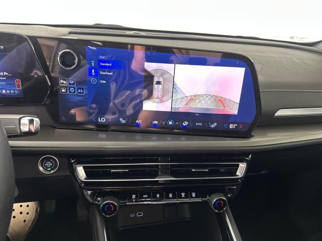 Photo of 2024 Mosaic Black Metallic Chevrolet Traverse