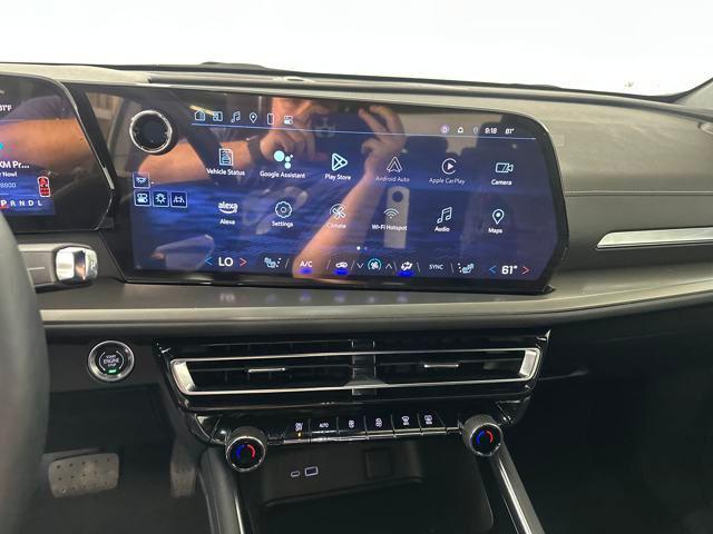 Photo of 2024 Mosaic Black Metallic Chevrolet Traverse