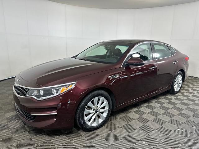 Photo of 2016 Sangria Kia Optima