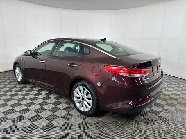 Photo of 2016 Sangria Kia Optima