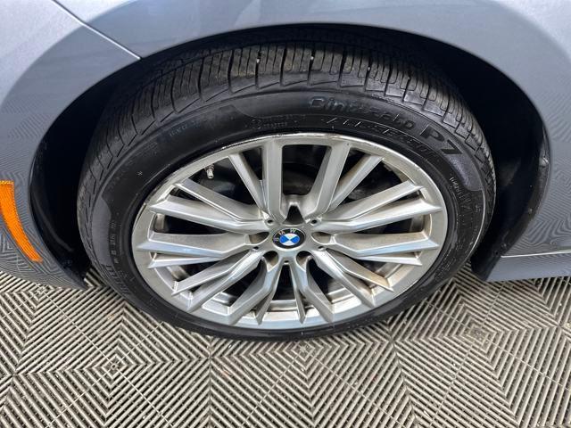 Photo of 2024 Gray BMW 330