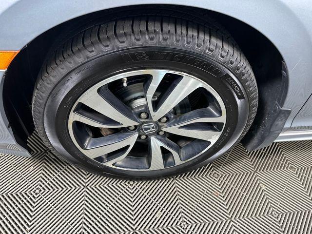 Photo of 2018 Lunar Silver Metallic Honda Odyssey