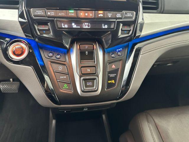 Photo of 2018 Lunar Silver Metallic Honda Odyssey