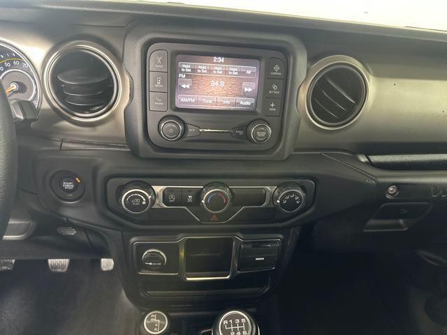 Photo of 2019 Black Jeep Wrangler