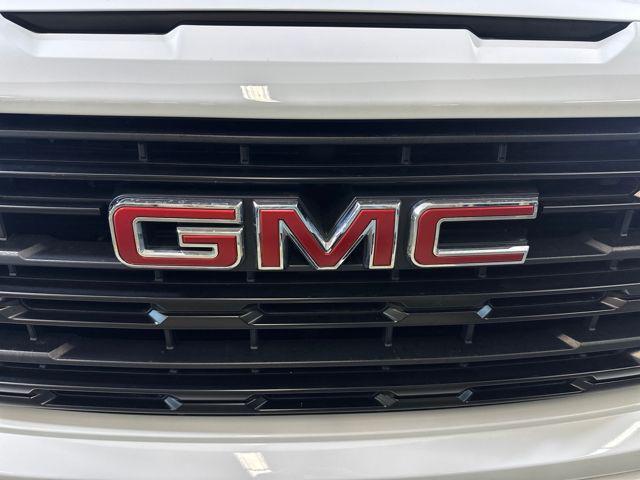 Photo of 2023 Summit White GMC Sierra 1500