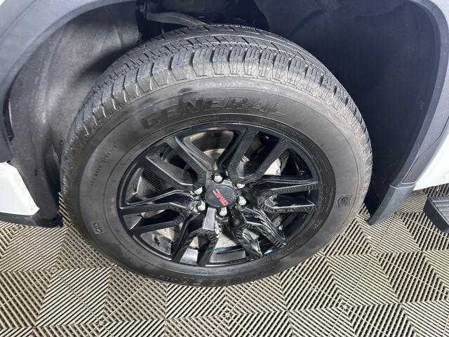 Photo of 2023 Summit White GMC Sierra 1500