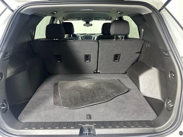 Photo of 2021 Summit White Chevrolet Equinox