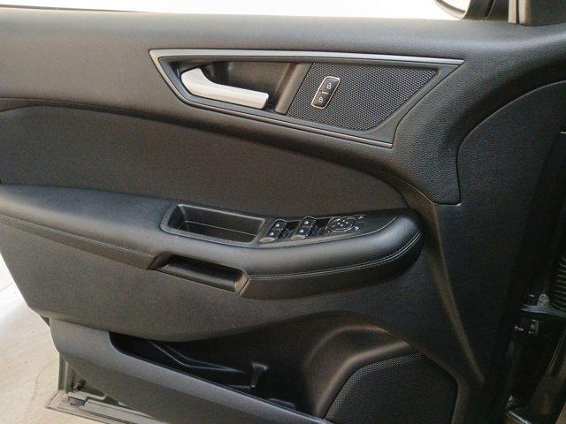 Photo of 2019 Magnetic Metallic Ford Edge