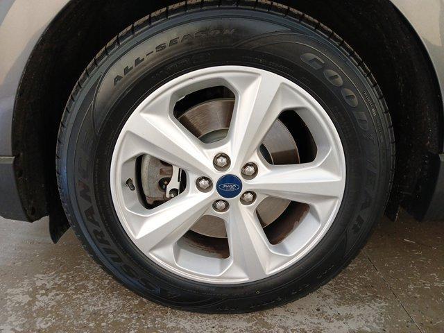 Photo of 2019 Magnetic Metallic Ford Edge