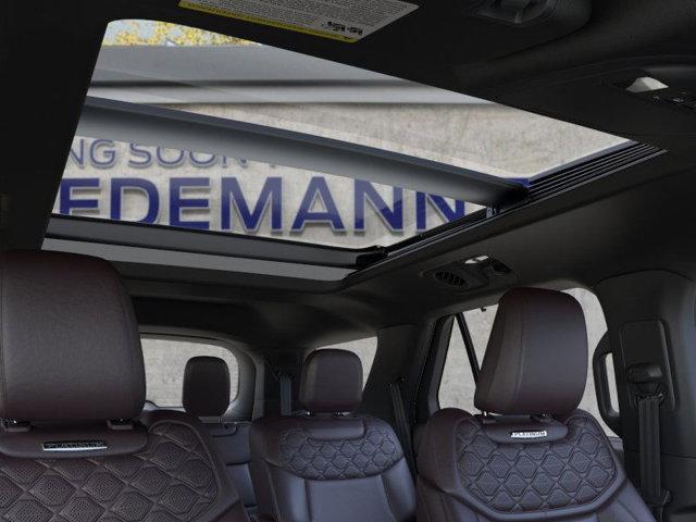 Photo of 2025 Star White Ford Explorer