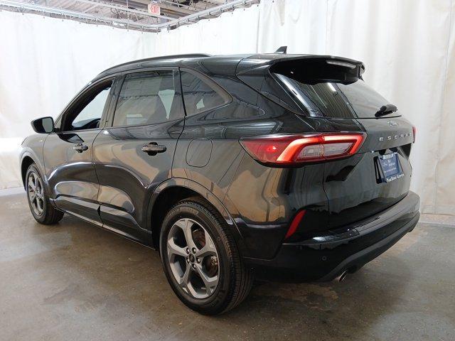 Photo of 2023 Agate Black Ford Escape