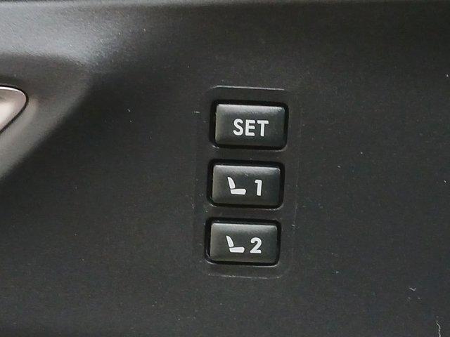 Photo of 2022 Ice Silver Metallic Subaru Ascent