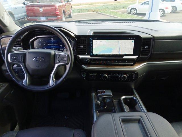 Photo of 2022 Black Chevrolet Silverado 1500