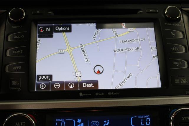 Photo of 2018 Blizzard Pearl Toyota Highlander Hybrid