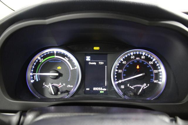 Photo of 2018 Blizzard Pearl Toyota Highlander Hybrid