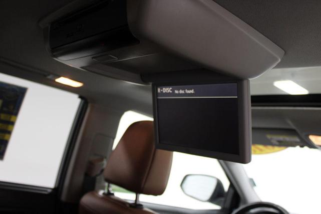 Photo of 2018 Blizzard Pearl Toyota Highlander Hybrid