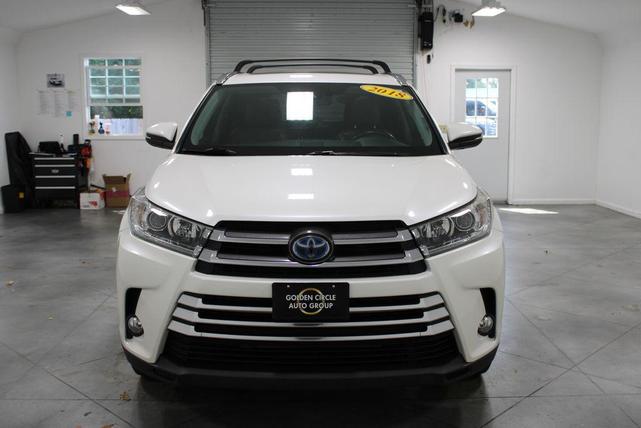 Photo of 2018 Blizzard Pearl Toyota Highlander Hybrid