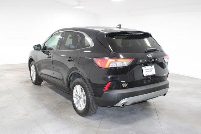 Photo of 2022 Agate Black Metallic Ford Escape