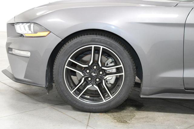 Photo of 2021 Gray Metallic Ford Mustang