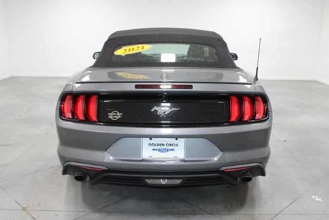 Photo of 2021 Gray Metallic Ford Mustang