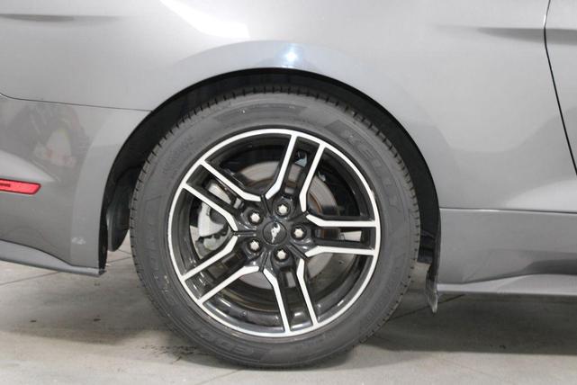 Photo of 2021 Gray Metallic Ford Mustang
