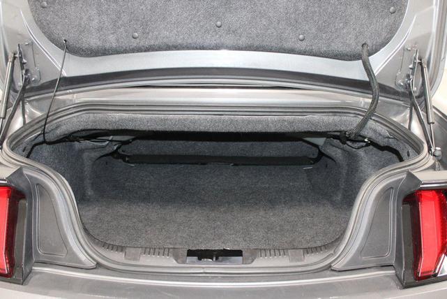 Photo of 2021 Gray Metallic Ford Mustang