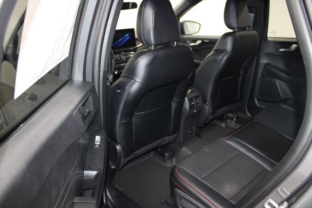 Photo of 2025 Gray Metallic Ford Escape
