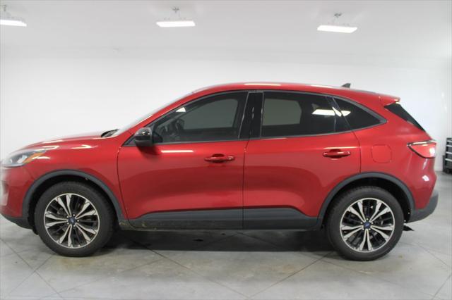Photo of 2022 Rapid Red Metallic Tinted Clearcoat Ford Escape